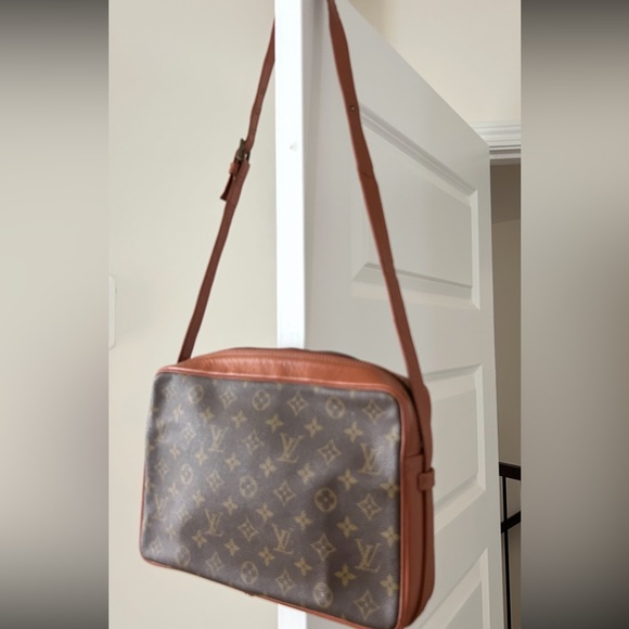 LOUIS VUITTON VINTAGE AUTHENTIC SHOULDER/CROSSBODY PRE-LOVED BAG - Picture 12 of 12